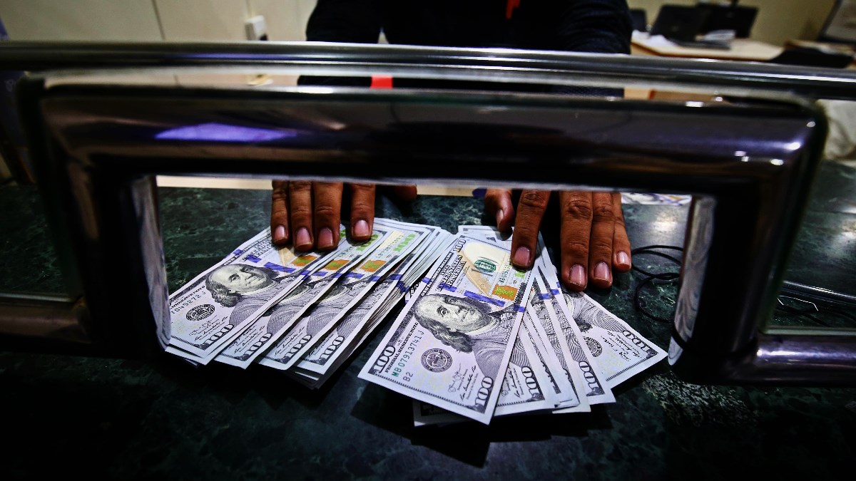 Dolar ojačao nakon dva tjedna pada
