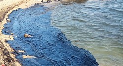 FOTO Zagađeno more kod Ližnjana, nevrijeme sprječava čišćenje