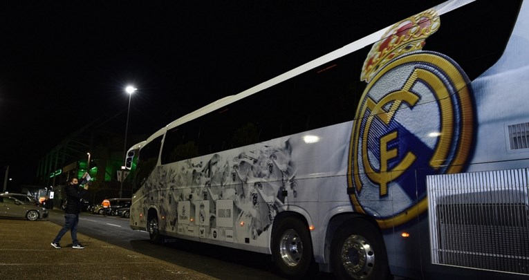 Divljački napad Liverpoolovih navijača na autobus s igračima Real Madrida