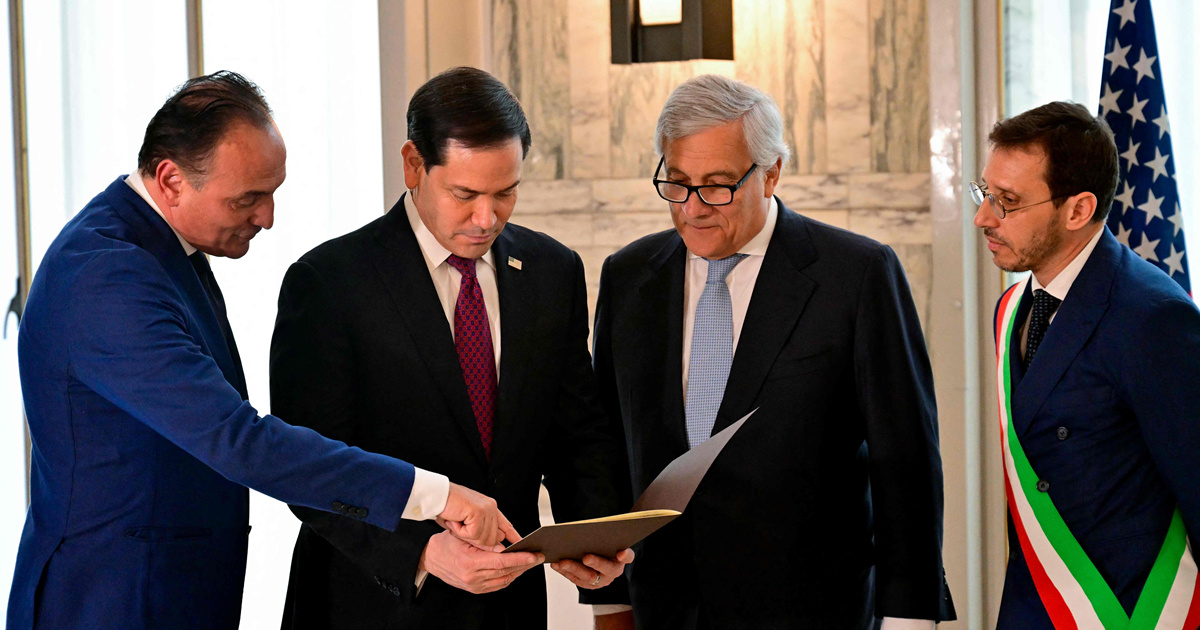 Talijanski šef diplomacije uručio Rubiju dokument o obiteljskom stablu