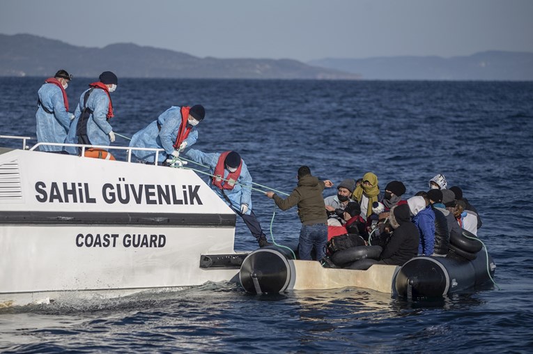 Turska optužila Grke: Odgurali su brod s migrantima u naše vode, spasili smo 81 osobu