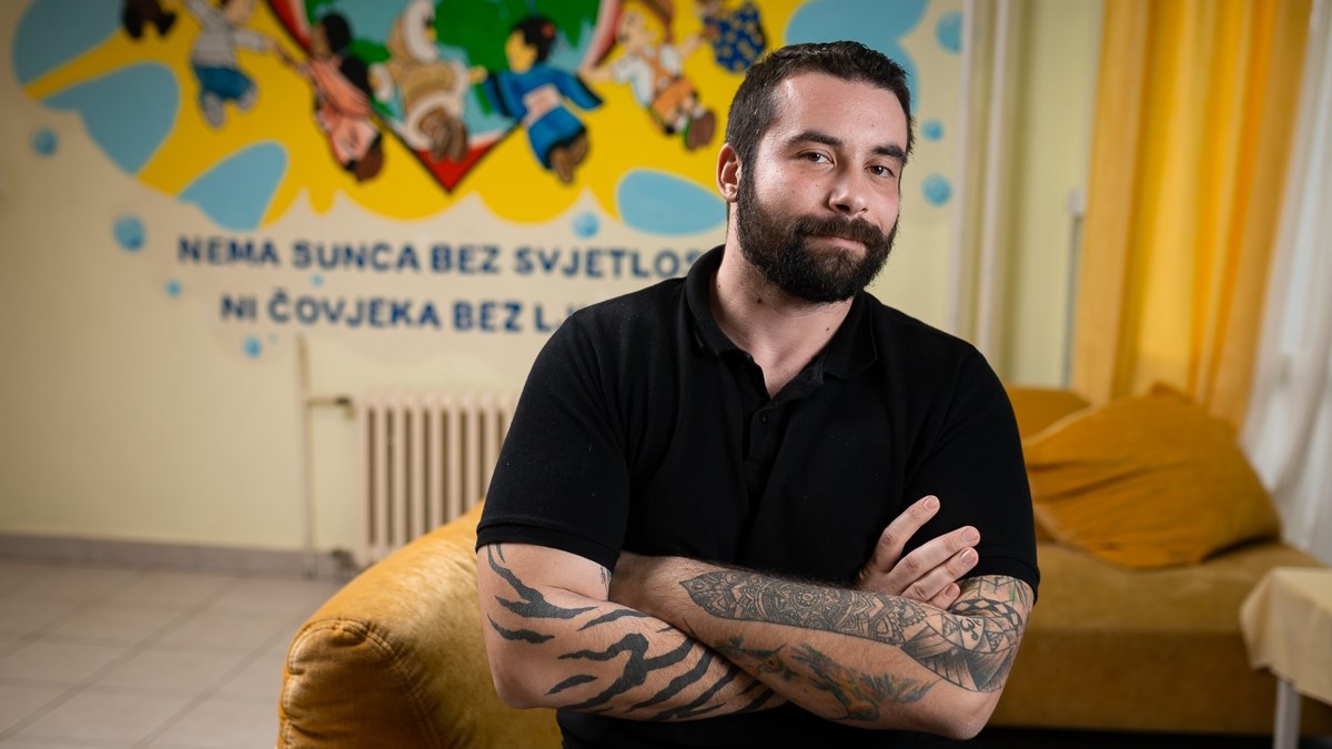 Tetovirani bivši vojnik radi kao odgajatelj: Kad kažem što radim, misle da se šalim