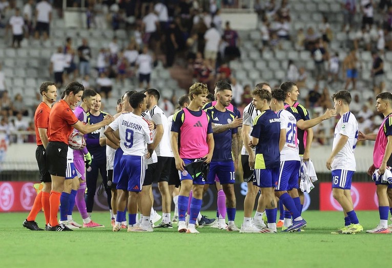 Hajduk se oglasio povodom katastrofe u Omišu: Dok Cetina teče, uvik će nas biti! ❤️💙