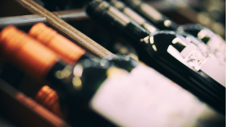 U bocama s hrvatskim etiketama pronađeno vino iz Italije, Makedonije i Čilea