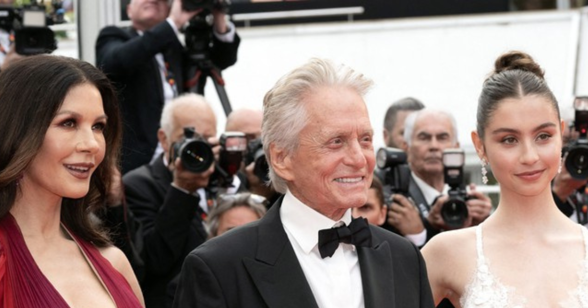 Catherine Zeta Jones i Michael Douglas u Cannesu pozirali s lijepom kćeri
