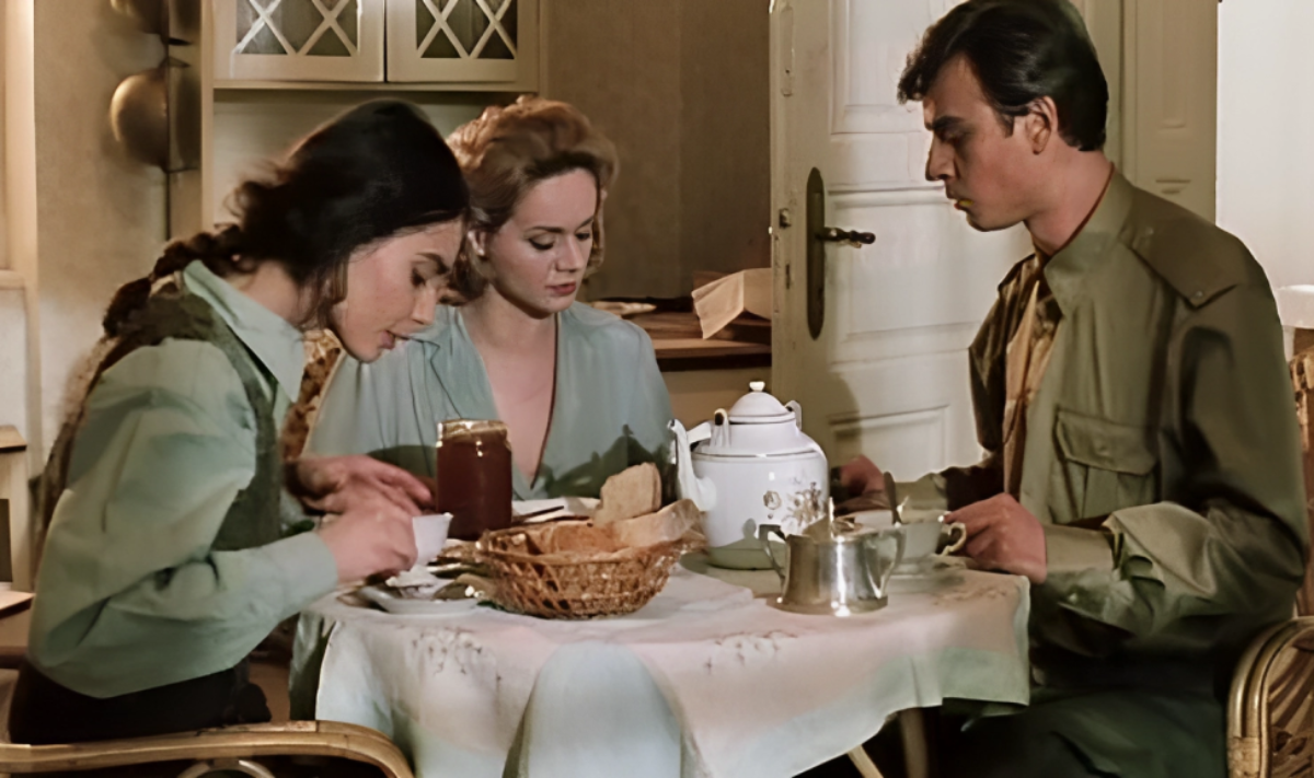 Laušević je uz Kseniju Pajić odigrao ulogu života. Film je tad smatran skandaloznim