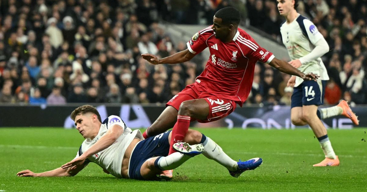 VIDEO Navijači Liverpoola: Horor je što je Van de Ven nekažnjeno napravio Isaku