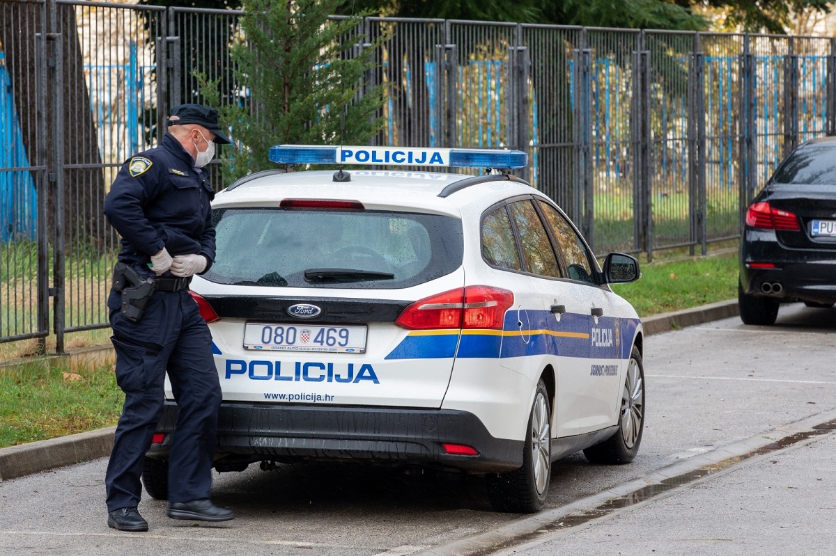 U Istri četiri kršenja samoizolacije, u kafiću koji je radio pretučen muškarac