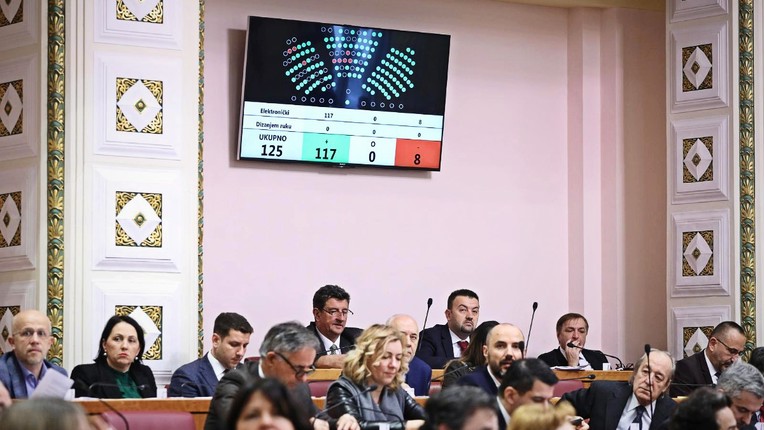 Saboru u proteklih godinu dana pisalo ili ga zvalo više od 1500 građana