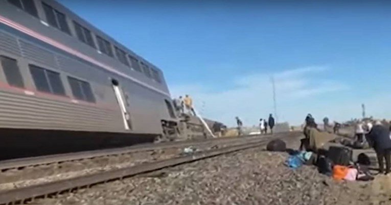 VIDEO Vlak u SAD-u iskliznuo s tračnica, poginulo najmanje troje ljudi