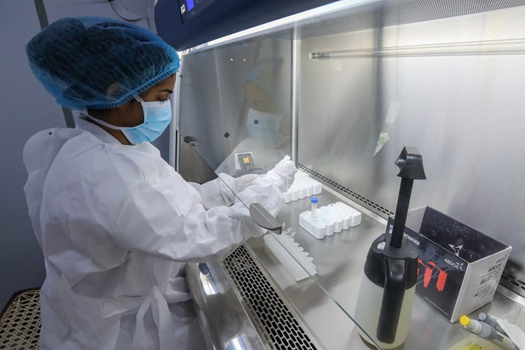 Dvije farmaceutske tvrtke pokrenule odlučujuću fazu testiranja cjepiva za koronavirus