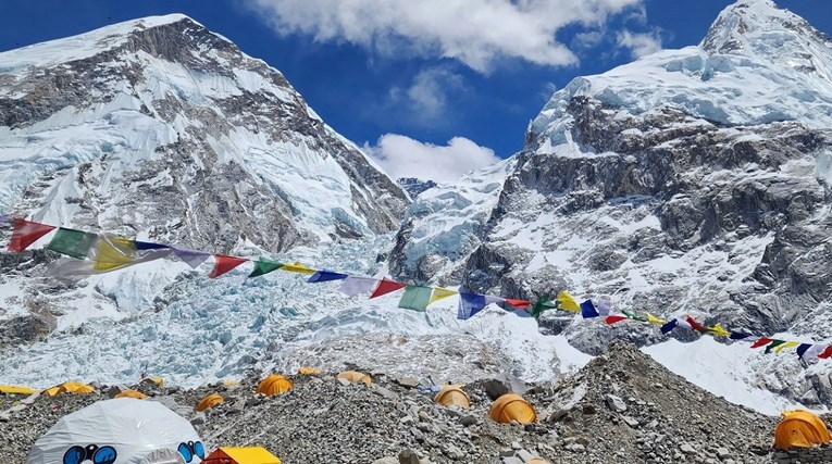 Nepal postrožuje pravila zbog brojnih smrti na Mount Everestu