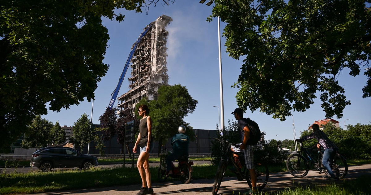 FOTO I VIDEO Vjesnik nestaje u prašini