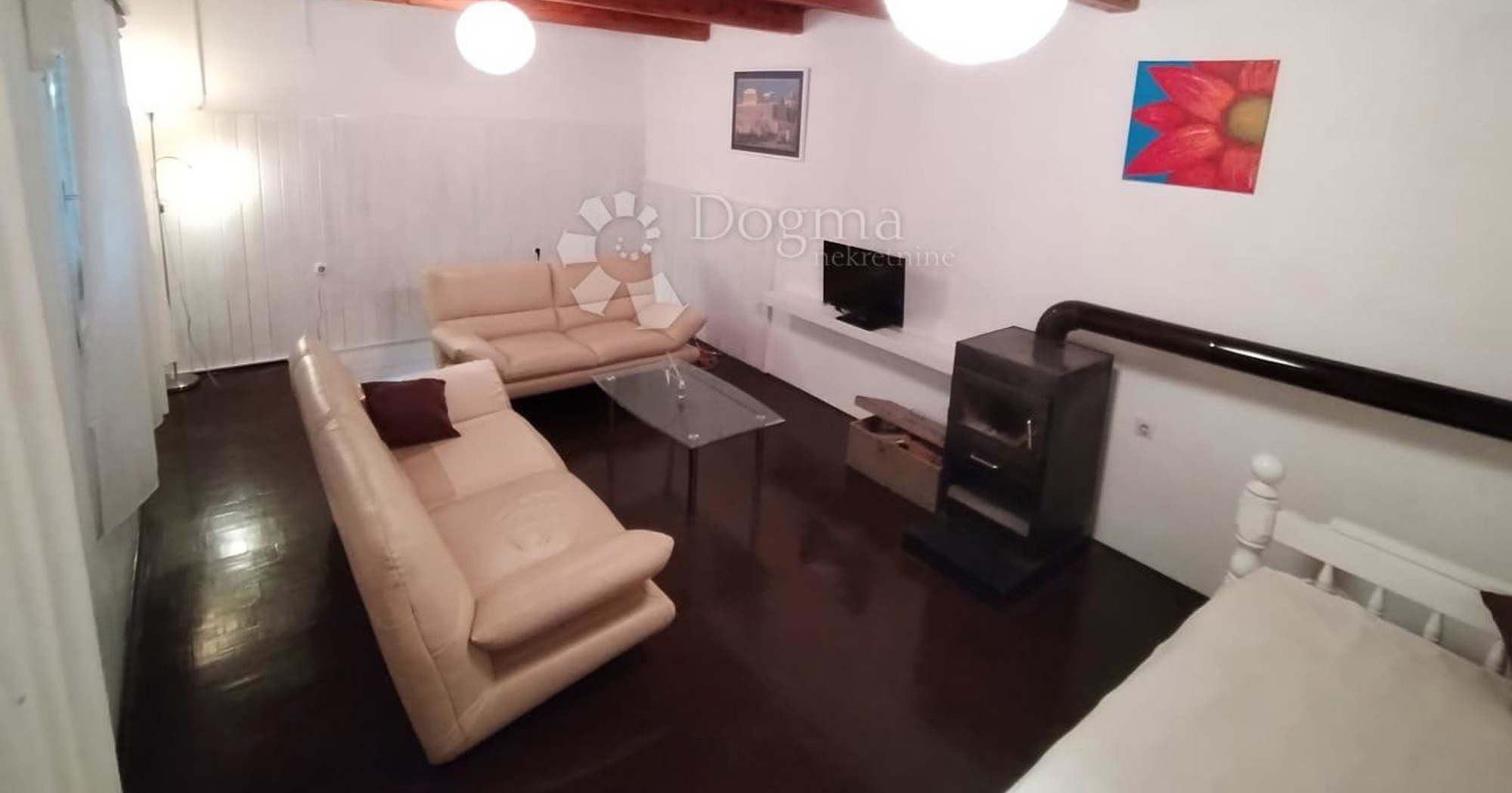 Kuća za odmor i stanovanje na 45 min od Zagreba prodaje se za 65.000 eura