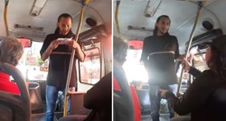 Širi se video bizarne pljačke u busu: Lopov govor čitao s papira, putnici ga sprdali