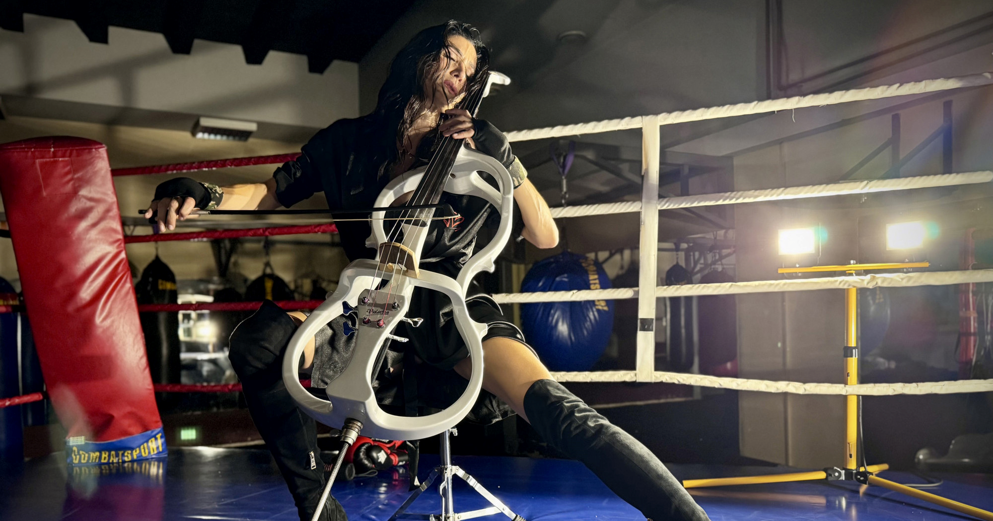 Ana Rucner novi spot snimila u boksačkom klubu, sudjelovao i njen sin Darian