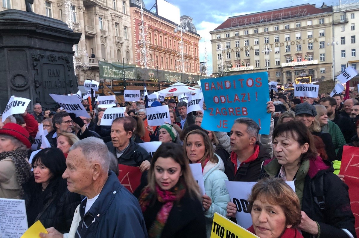 Prosvjed protiv Bandića u centru Zagreba, ljudi skandirali "zatvor"