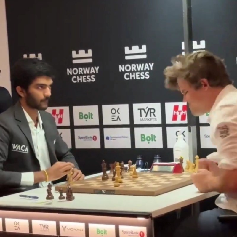 Carlsen ogromnom greškom izgubio od svjetskog prvaka. Pogledajte njegovu reakciju