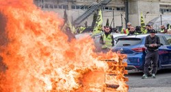 VIDEO Francuzi protiv Macrona: Blokirane pruge i autoceste, zapaljen ulaz u banku