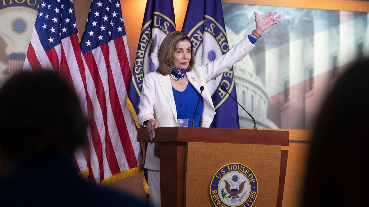 Pelosi smatra da se Trump zarazio zbog ignoriranja koronavirusa