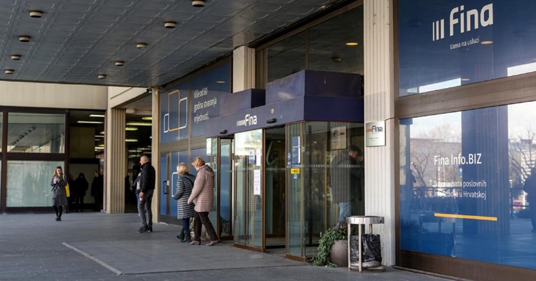 Fina: Krajem srpnja gotovo 197 tisuća blokiranih građana