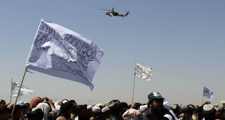FOTO Pobjednička parada talibana: Američka vojna vozila, helikopter Black Hawk...