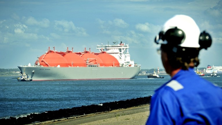 Zašto hrpa brodova s LNG-om čeka pred obalama Europe?