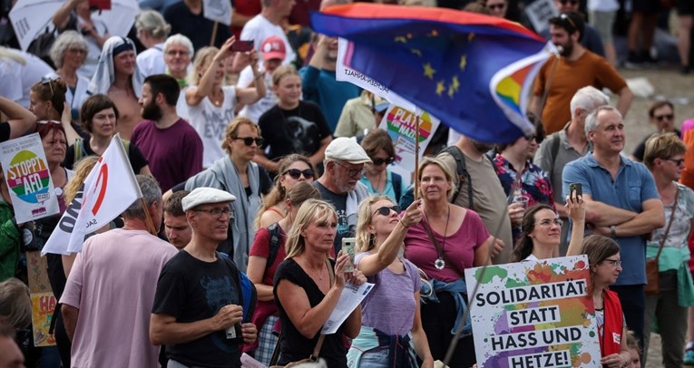 Tisuće u Njemačkoj prosvjeduju protiv AfD-a: "Ustanite protiv desničarske mržnje"
