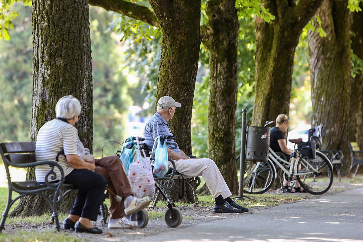 Novi umirovljenici mjesecima čekaju prvu penziju. "Kako preživjeti?"