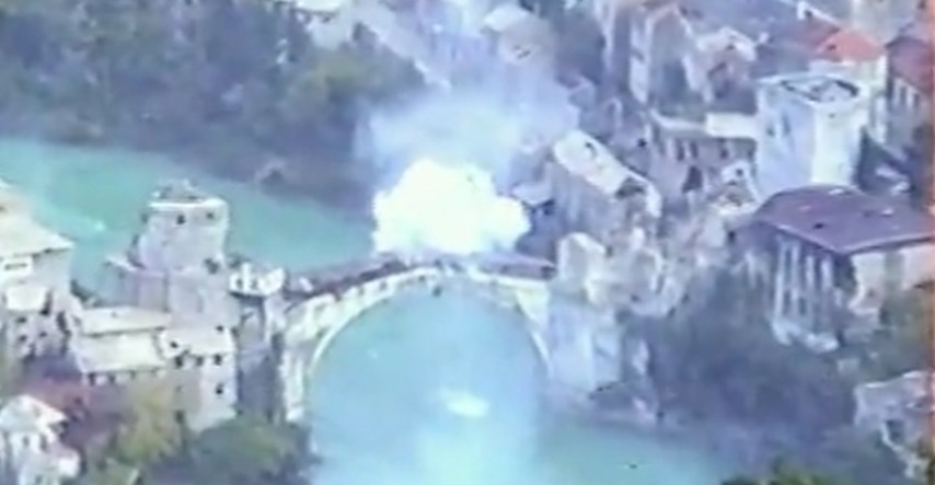 Centar za mir: Ovo je dosad neviđena snimka rušenja Starog mosta u Mostaru