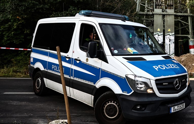 Teška nesreća u Münchenu: Porsche prepolovio Renault, poginulo dvoje državljana BiH