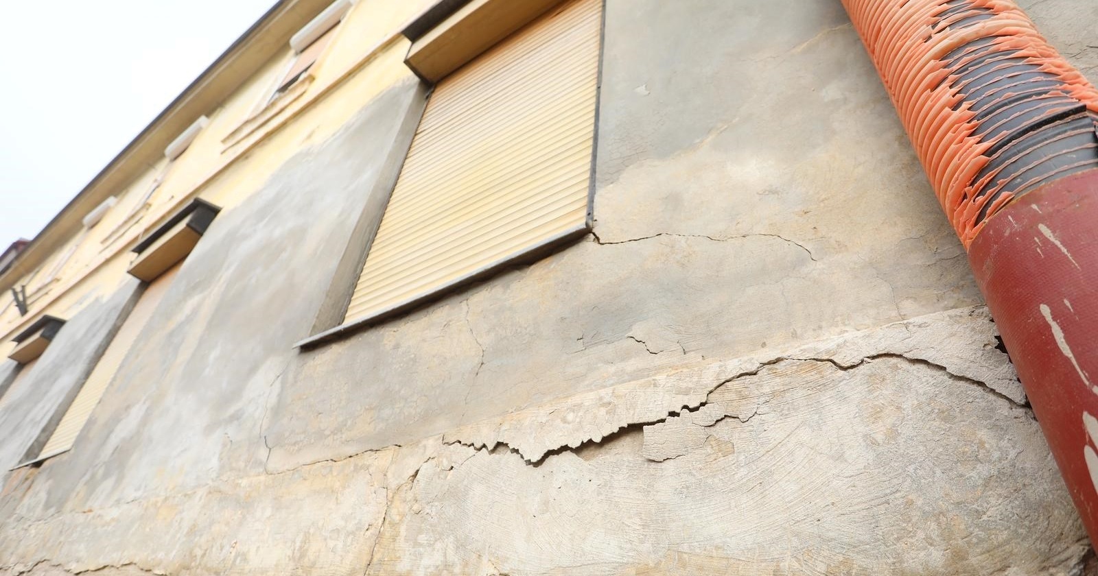 Grad Karlovac nakon kritika zbog sanacije štete u Zvijezdi: Ne okrećemo leđa problemu