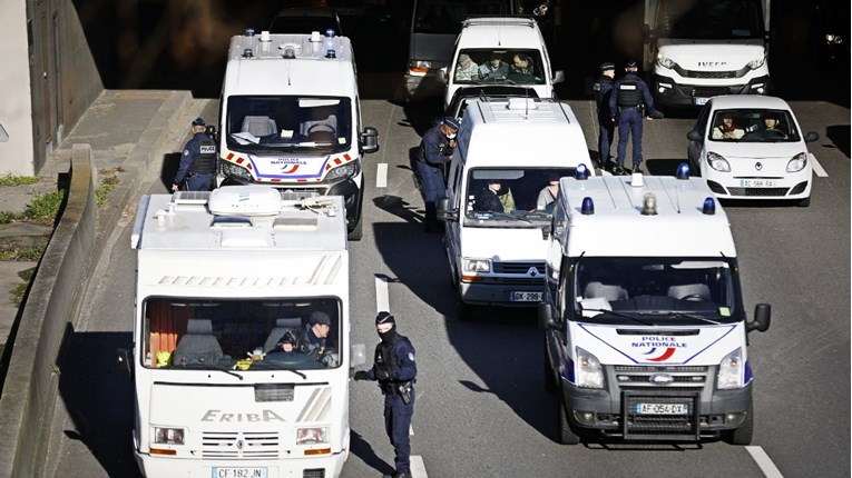 Pariz je pod nadzorom policije, sudionici "Konvoja slobode" krenuli prema Bruxellesu