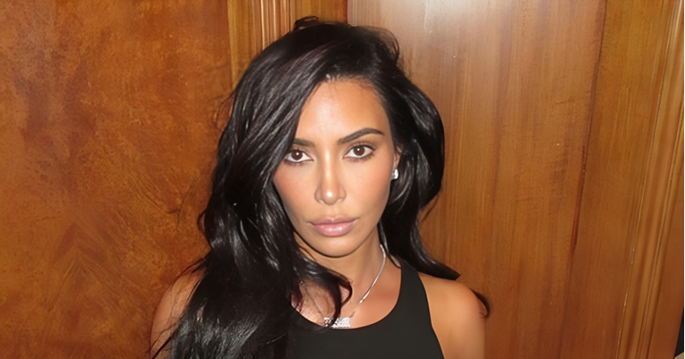 Ovo su prvi znakovi kronične bolesti od koje boluje i Kim Kardashian