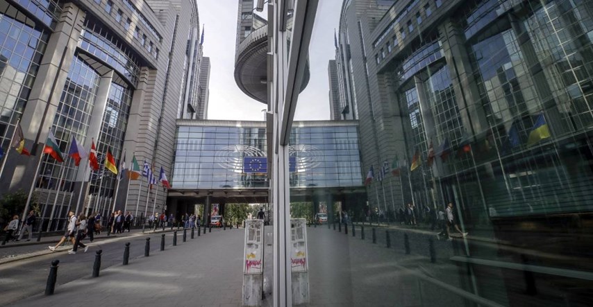 Policija opet upala u sjedište Europskog parlamenta, u tijeku racija