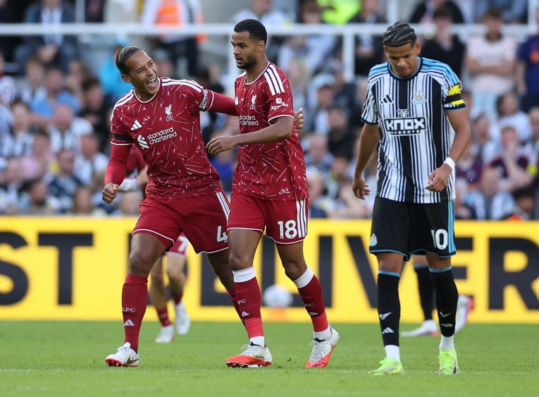 Liverpool iz penala u 99. minuti spasio bod kod Newcastlea