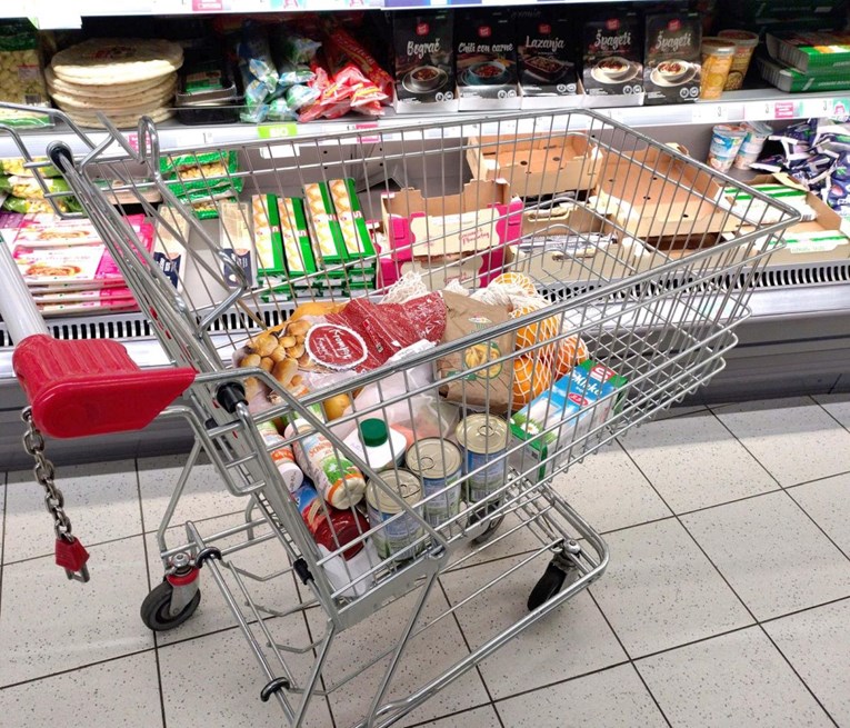 UN: Cijene hrane pale četvrti mjesec zaredom