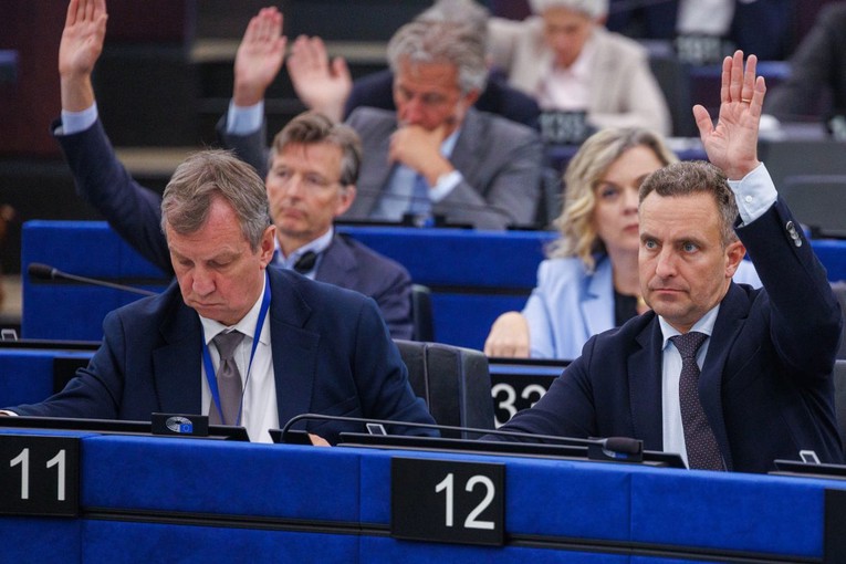 EU parlament izglasao nova pravila o vraćanju migranata. Ljevica: Sram vas bilo