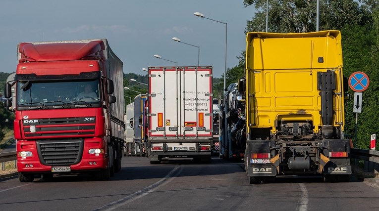 Poljski kamiondžije blokirali granicu s Ukrajinom, bijesni su jer gube posao