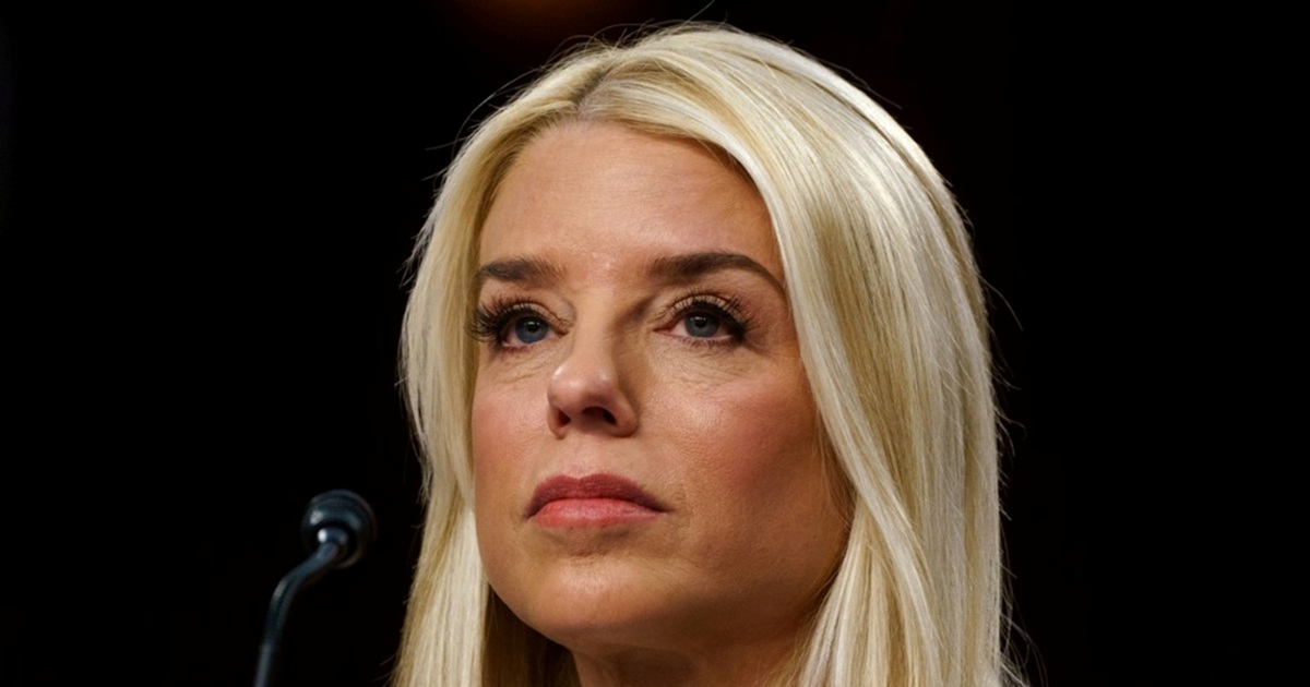 Trump nakon što je smijenio Bondi: "Svi volimo Pam. Ima važan novi posao"