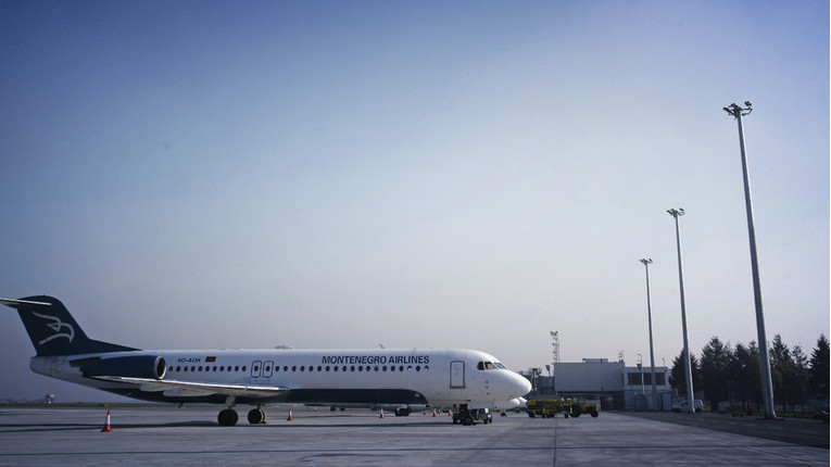 Prizemljeni zrakoplovi ugašenog avioprijevoznika Montenegro Airlines