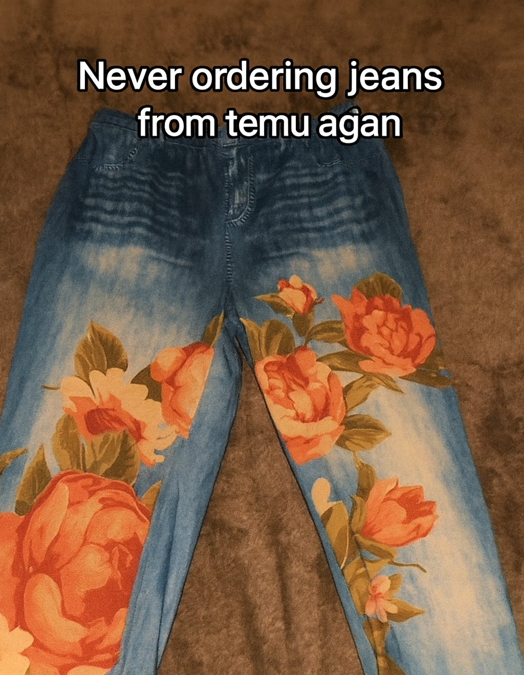 Naručila jeftine traperice s Temua, a ono što je stiglo nasmijalo je milijune