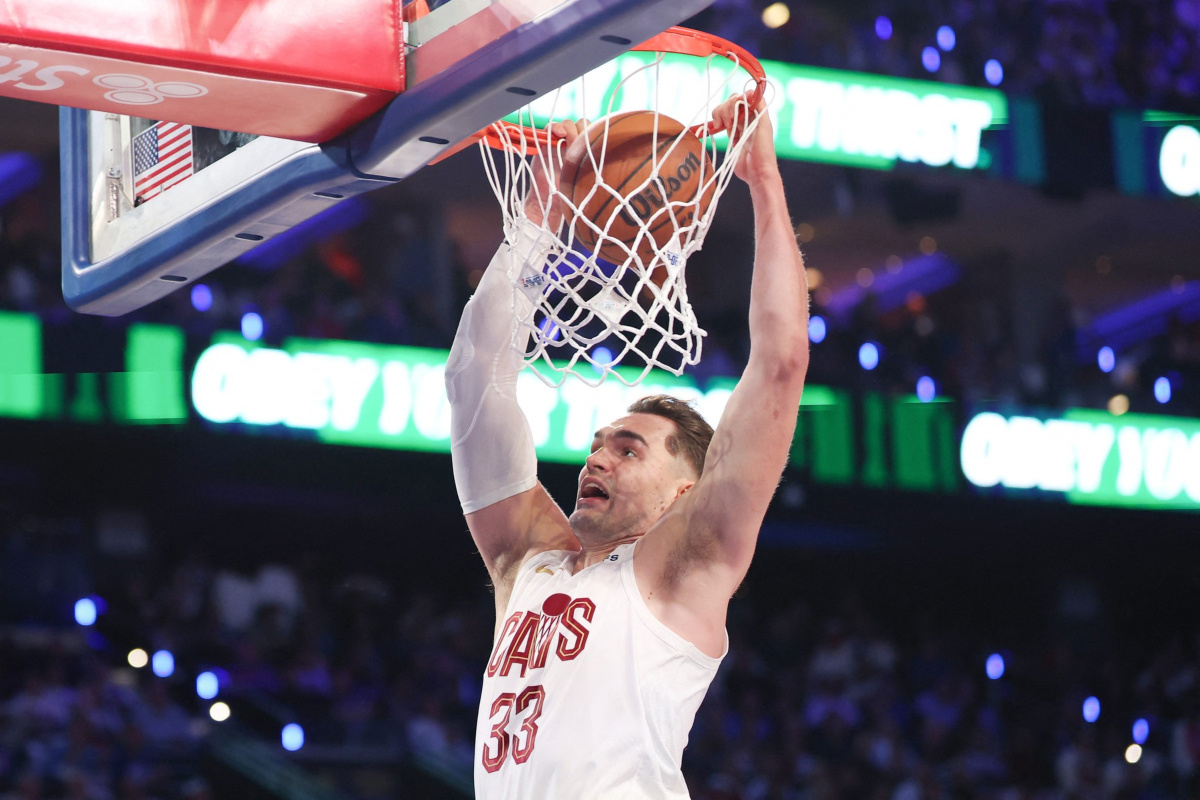 Hezonja odličan u povratničkom NBA debiju. Navijači ga proglasili najboljim igračem