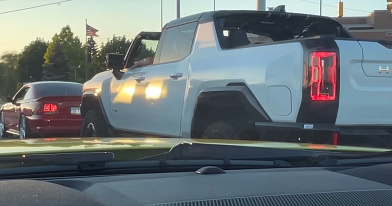 VIDEO Novi Hummer je ogroman čak i na američkim cestama