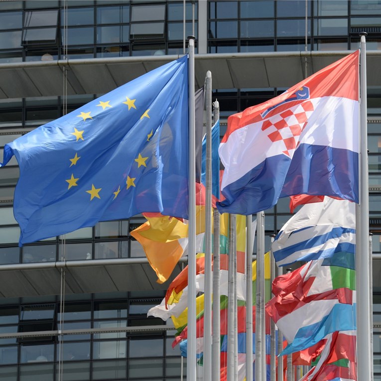 Eurobarometar: Gotovo 75% ljudi cijeni članstvo u EU. Hrvati postavili rekord