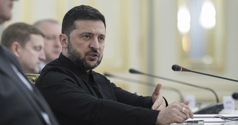 Zelenski najavio besplatna putovanja vlakom i fiksne cijene energenata za građane