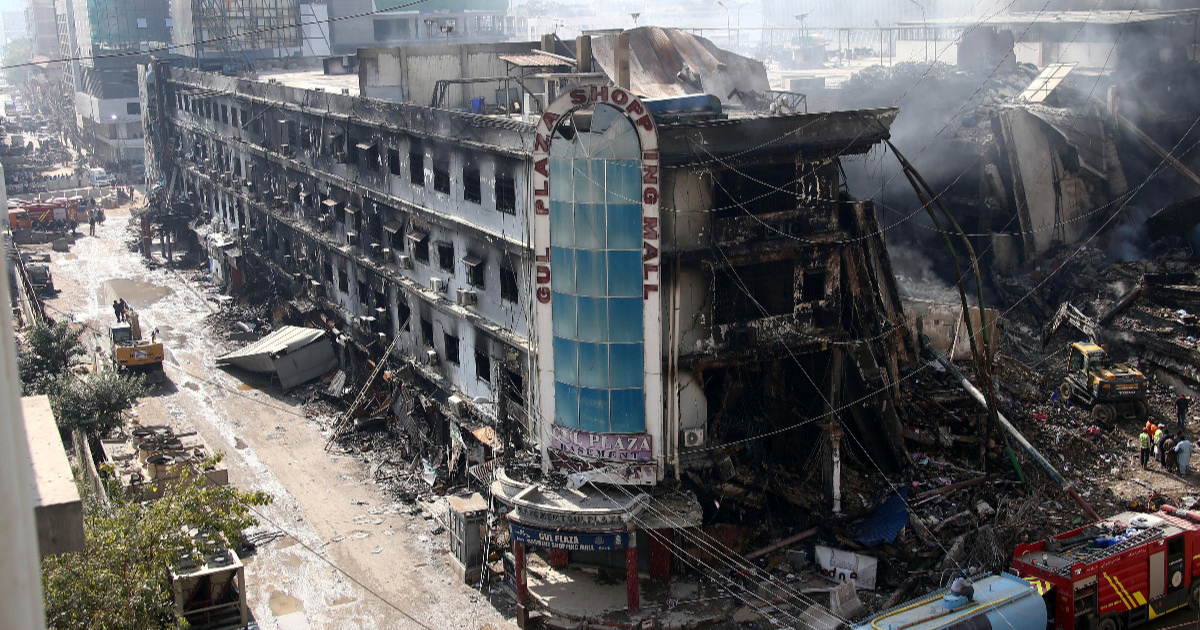 FOTO Broj poginulih u požaru u pakistanskom trgovačkom centru premašio 50
