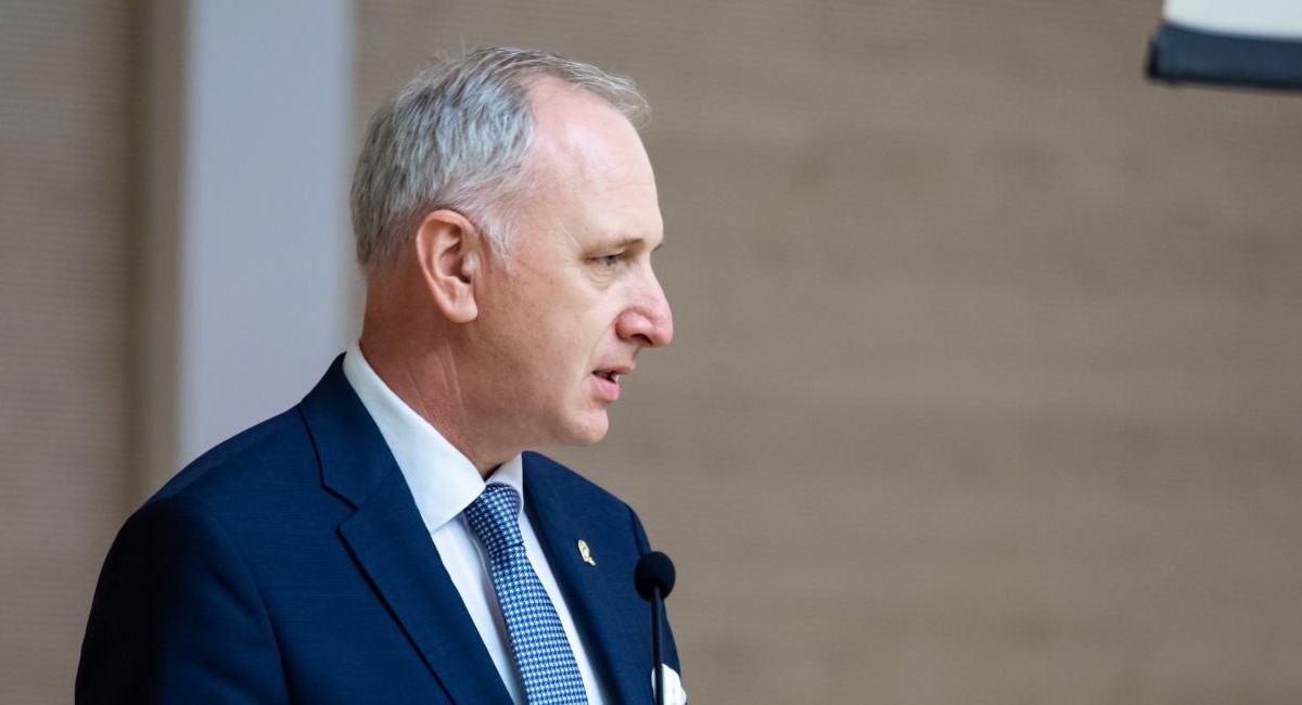 Optužena dvojica maloljetnika koji su Opari prijetili smrću i udarali ga