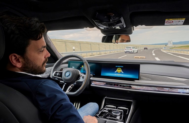VIDEO Novim BMW-ima upravljat će se očima