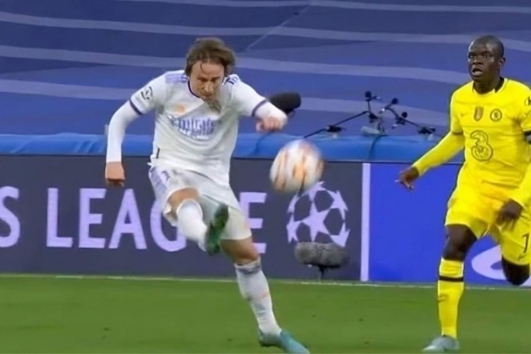 Prije 4 godine Modrić je trebao dodati Viniciusu. Uslijedilo je dodavanje desetljeća